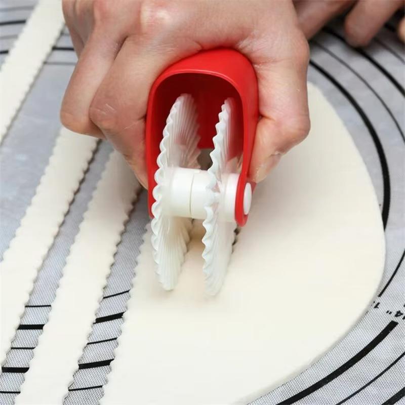 أداة تقطيع البيتزا والمعجنات ل - مراجعة Kitchen Roller Baking وسعره